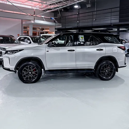 Toyota Fortuner GR Sport 2026 Blanco Caracas
