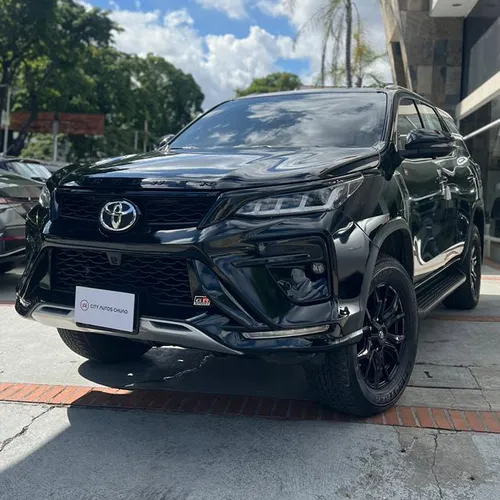 Toyota Fortuner GR 2024 Negro Caracas