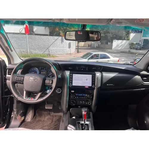 Toyota Fortuner GR 2024 Negro Caracas