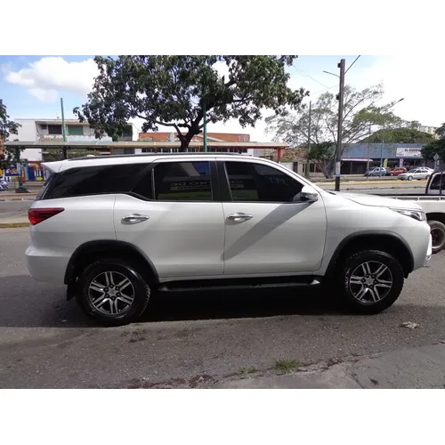 Toyota Fortuner GX 2025 Blanco Barquisimeto
