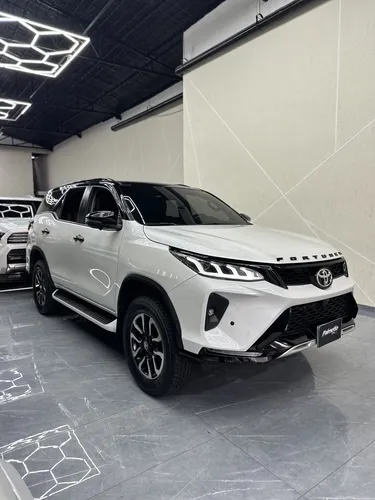 Toyota Fortuner Legender 2024 Blanco Caracas
