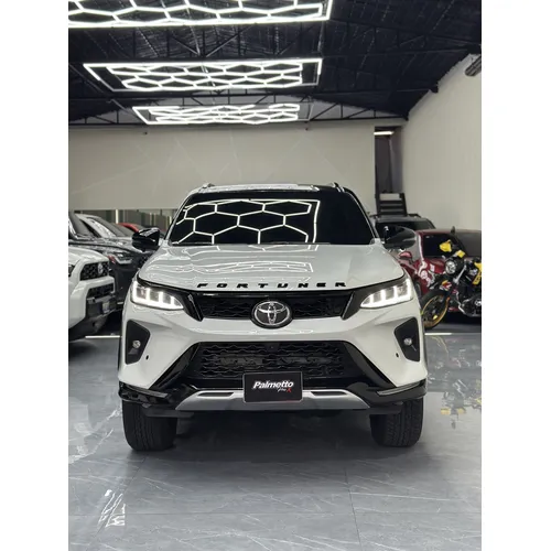Toyota Fortuner Legender 2024 Blanco Caracas