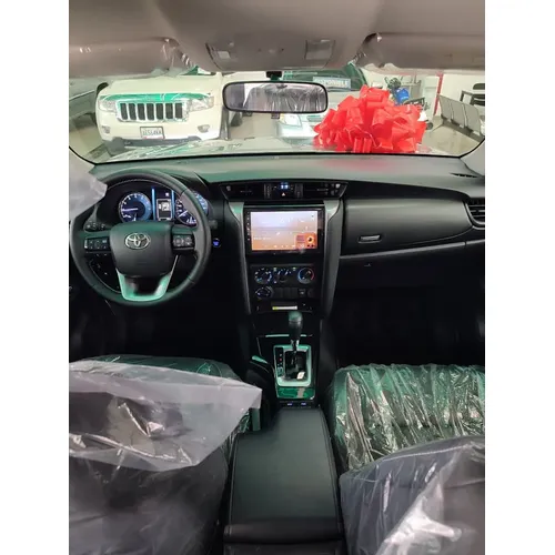 Toyota Fortuner Legender 2025 Plateado Caracas