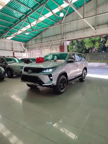 Toyota Fortuner Legender 2025 Plateado Caracas
