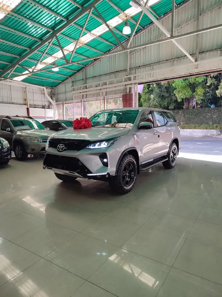 Toyota Fortuner Legender 2025 Plateado Caracas
