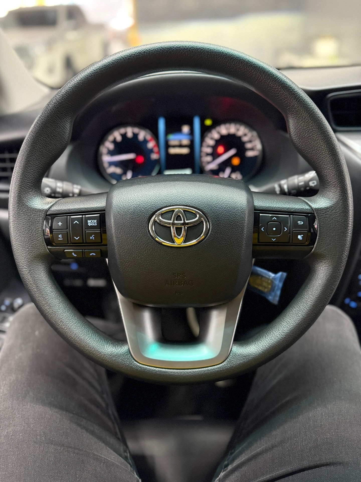 Toyota Fortuner Legender 2025 blanco8