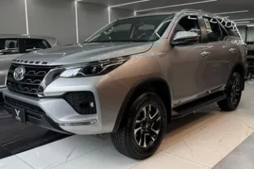 Toyota Fortuner Limited 2.7l Plata