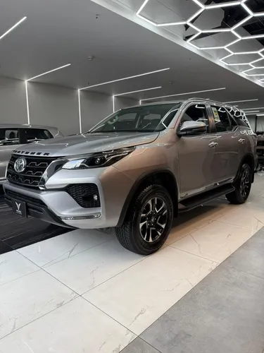 Toyota Fortuner Limited 2.7l Plata