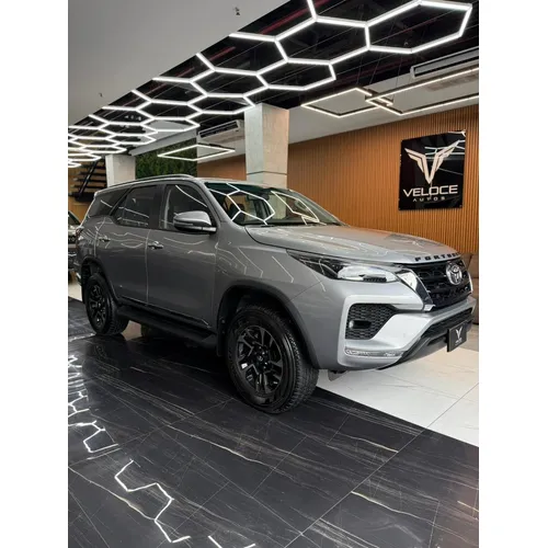 Toyota Fortuner Limited 2025 Plateado Caracas
