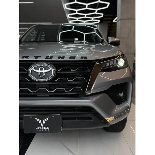 Toyota Fortuner Limited 2025 Plateado Caracas