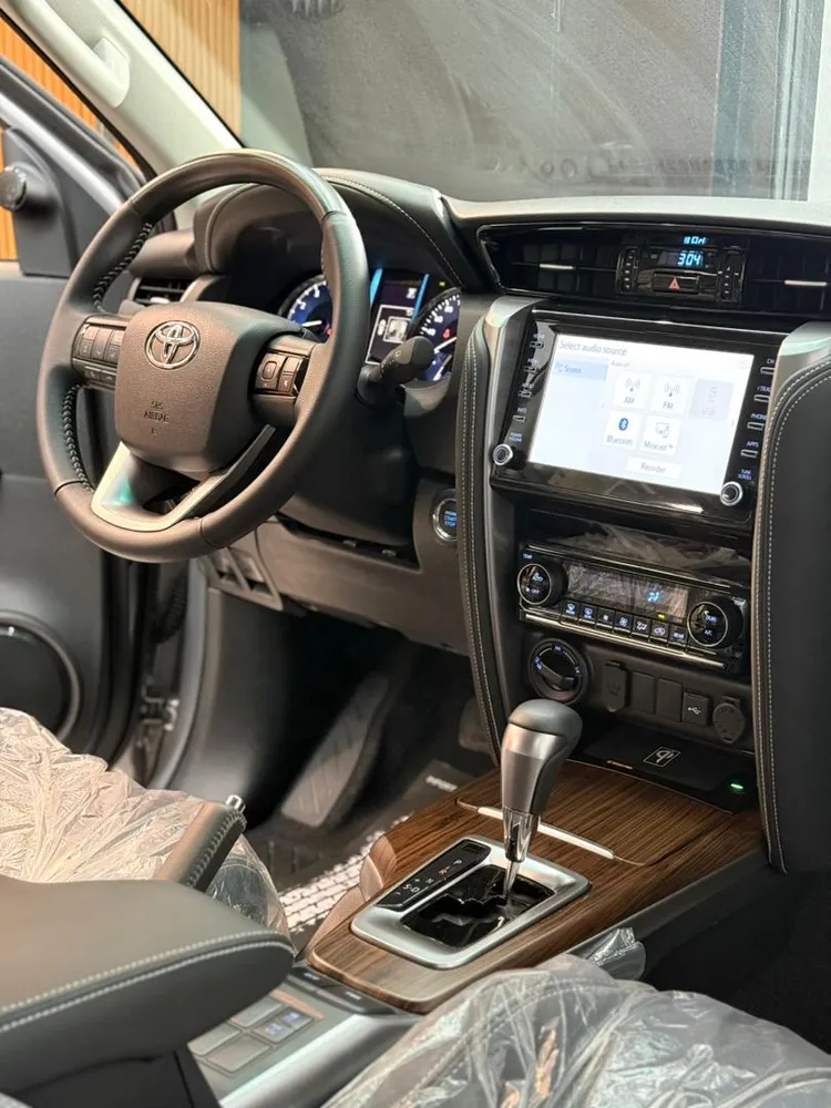 Toyota Fortuner Limited 2025 Plateado Caracas