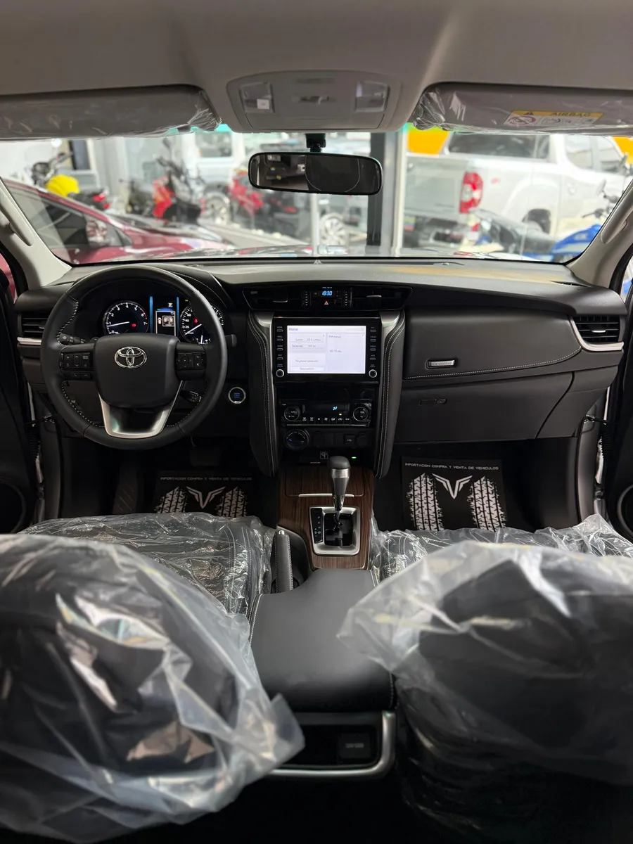 Toyota Fortuner Limited 2025 Plateado Caracas