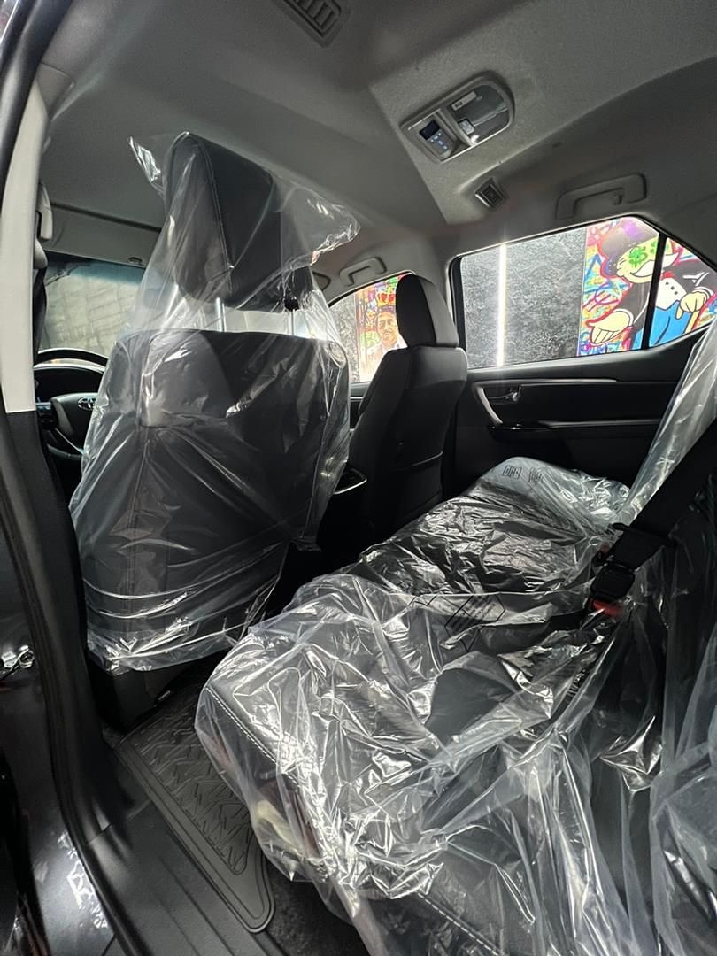 Toyota Fortuner SW4 2025 gris12