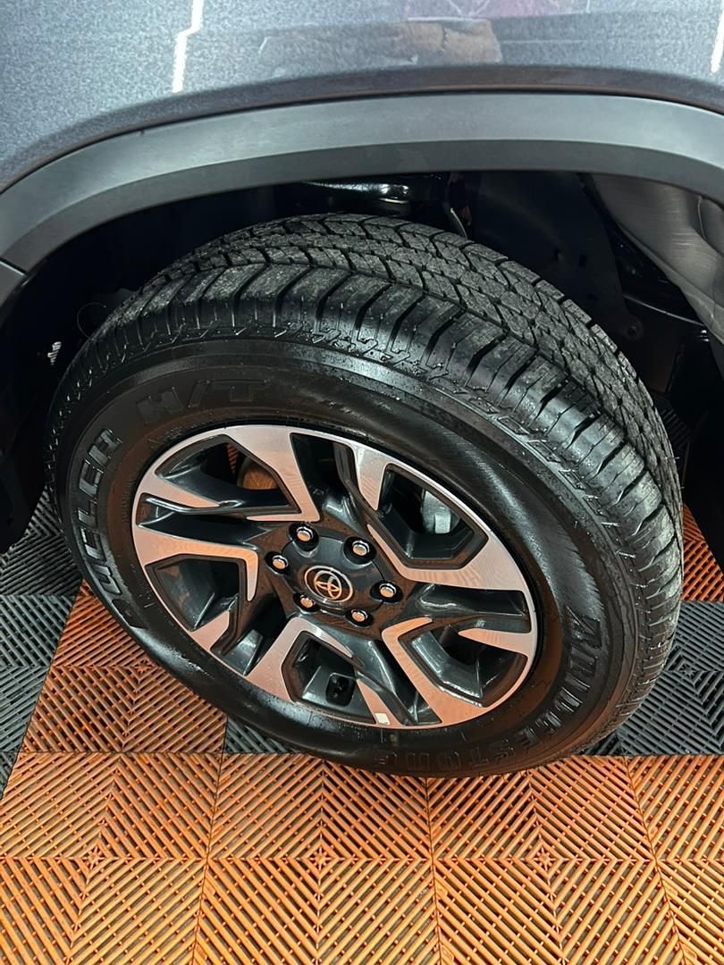 Toyota Fortuner SW4 2025 gris6