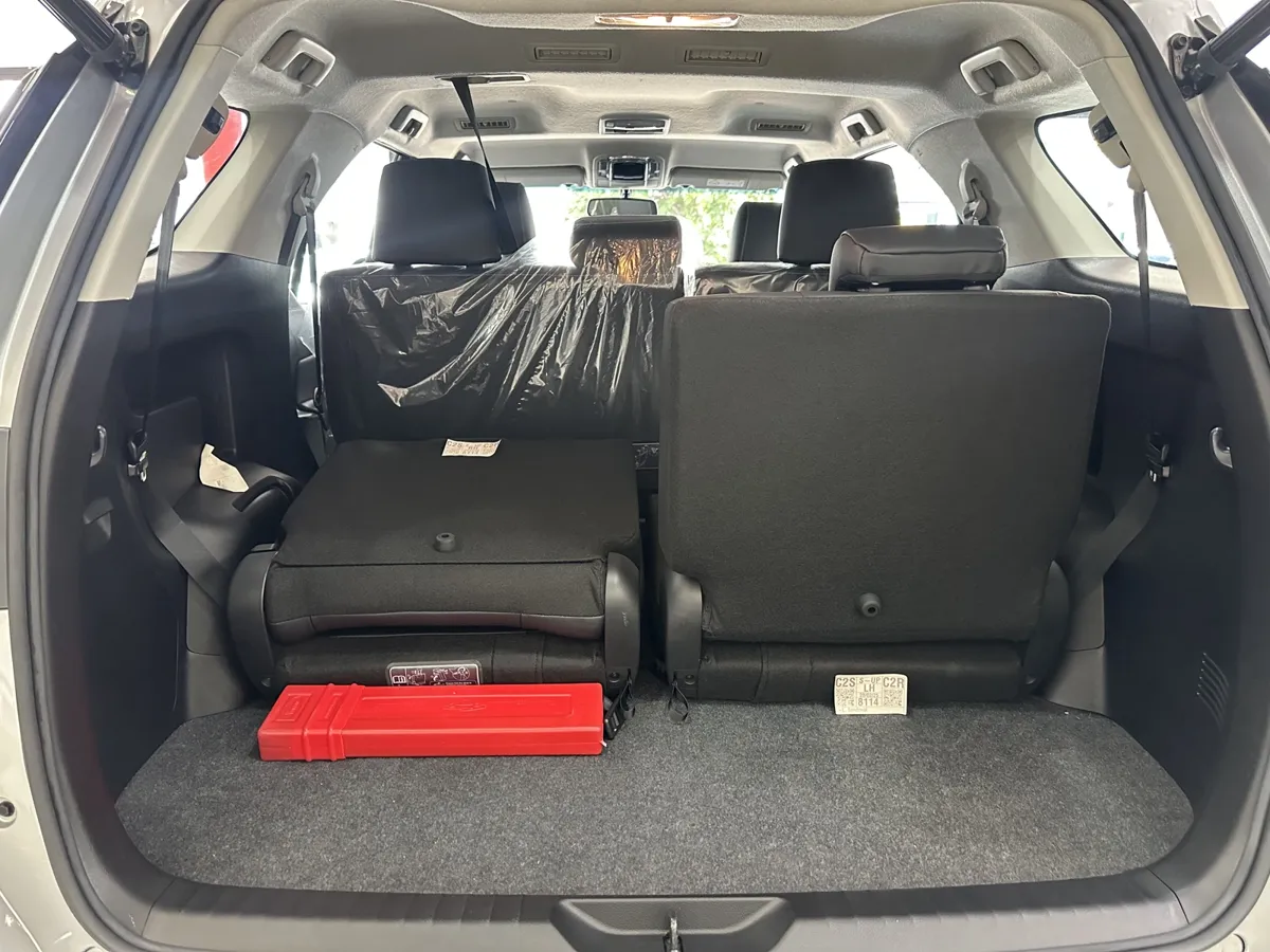 Toyota Fortuner SW4 SRX 2025 Plateado Caracas