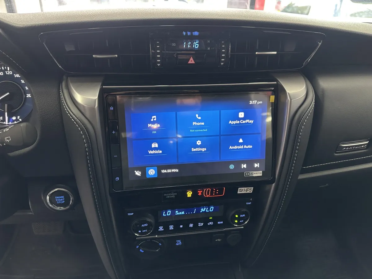 Toyota Fortuner SW4 SRX 2025 p5lata