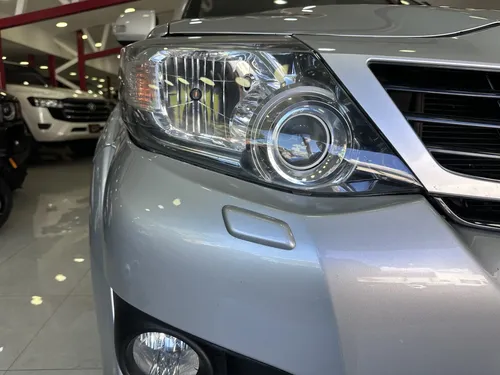 Toyota Fortuner SR 2012 Plateado Caracas