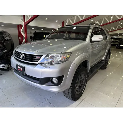 Toyota Fortuner SR 2012 Plateado Caracas