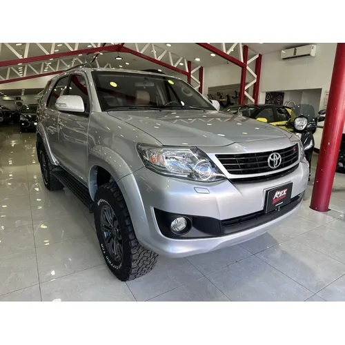 Toyota Fortuner SR 2012 Plateado Caracas