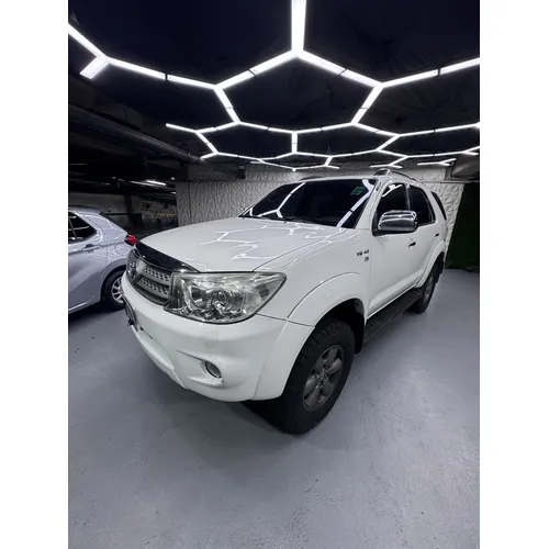 Toyota Fortuner SR 2011 Blanco Caracas