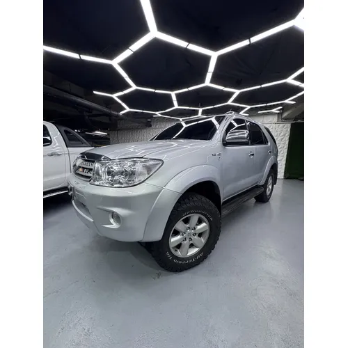 Toyota Fortuner 2011 Plateado Caracas
