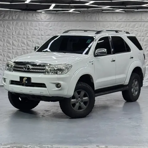 Toyota Fortuner SR 2011 Blanco Caracas