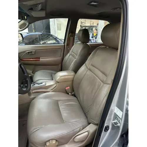 Toyota Fortuner SR 2011 Plateado Caracas