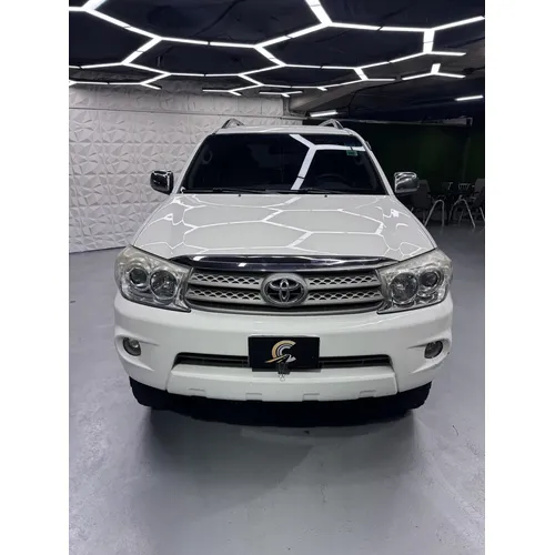 Toyota Fortuner SR 2011 Blanco Caracas
