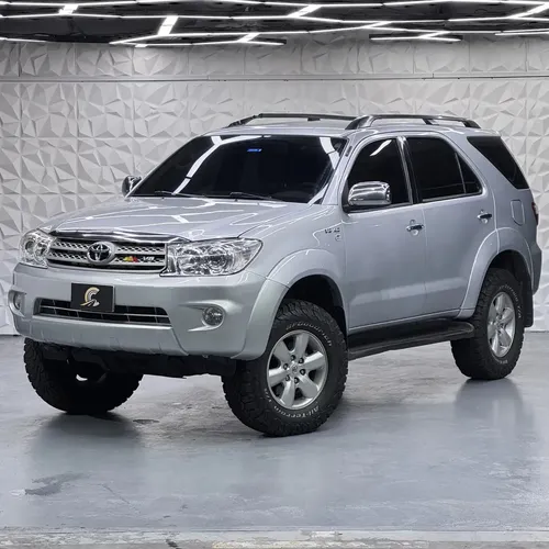 Toyota Fortuner 2011 Plateado Caracas