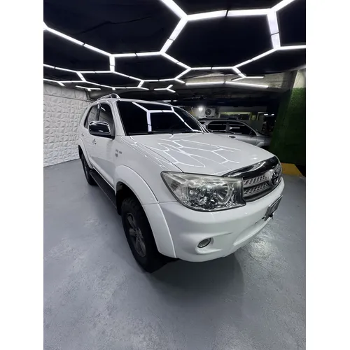 Toyota Fortuner SR 2011 Blanco Caracas