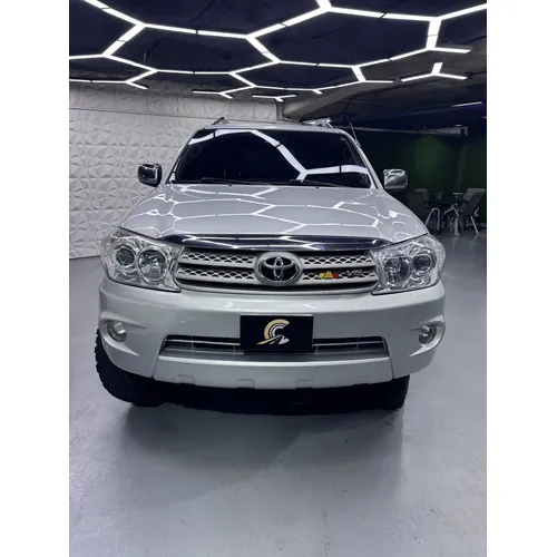Toyota Fortuner 2011 Plateado Caracas
