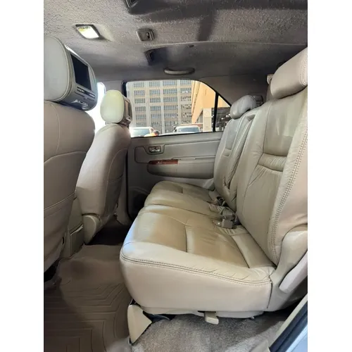 Toyota Fortuner SR 2011 Plateado Caracas