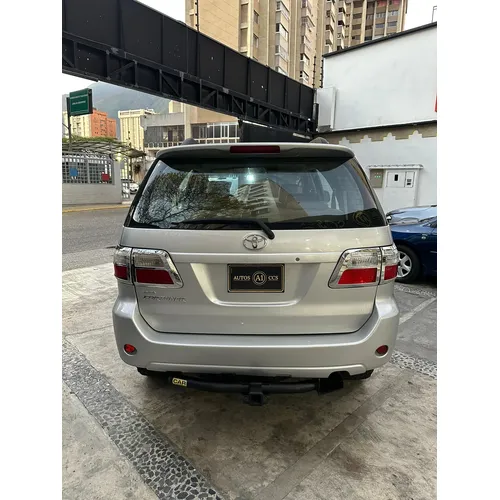 Toyota Fortuner SR 2011 Plateado Caracas