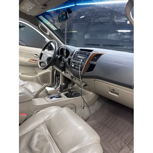 Toyota Fortuner SR 2011 Blanco Caracas