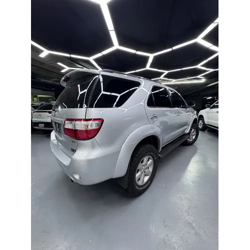 Toyota Fortuner 2011 Plateado Caracas
