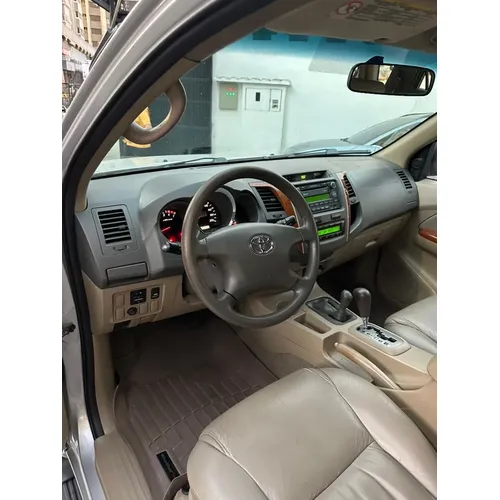 Toyota Fortuner SR 2011 Plateado Caracas