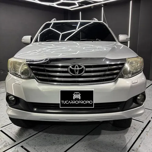 Toyota Fortuner SR 2012 Plateado Caracas