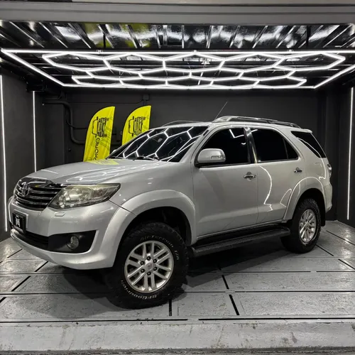 Toyota Fortuner SR 2012 Plateado Caracas