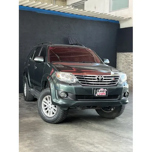 Toyota Fortuner SR 2012 Verde Caracas