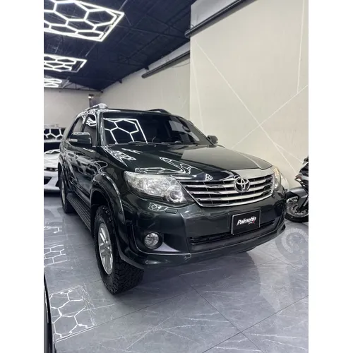 Toyota Fortuner SR 2013 Verde Caracas