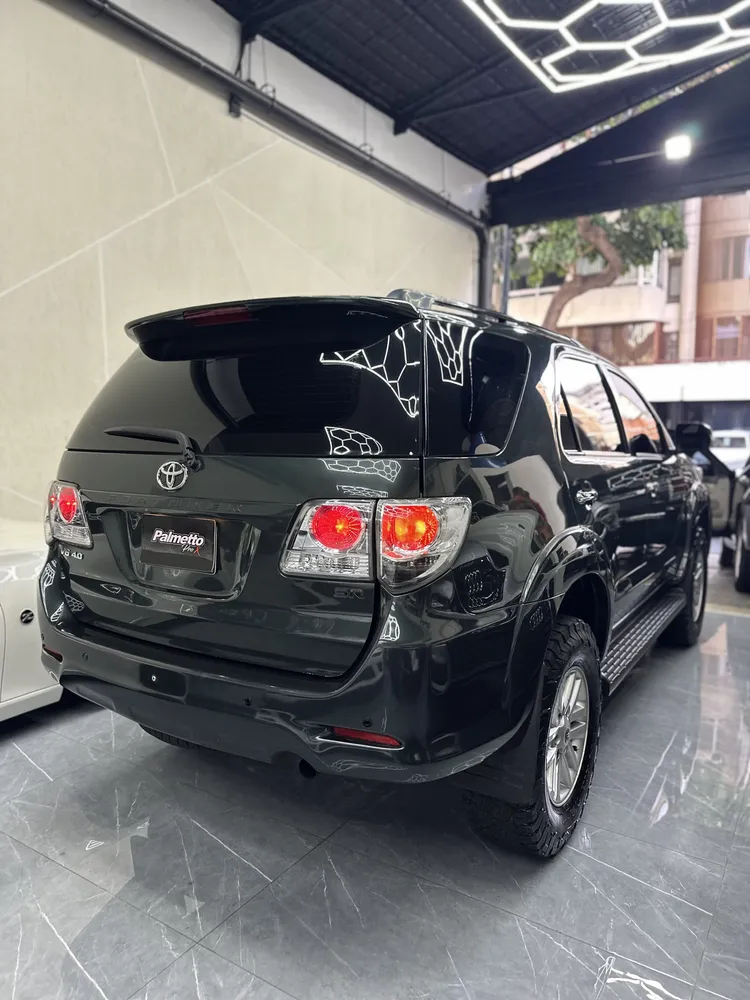 Toyota Fortuner SR 2013 Verde Caracas