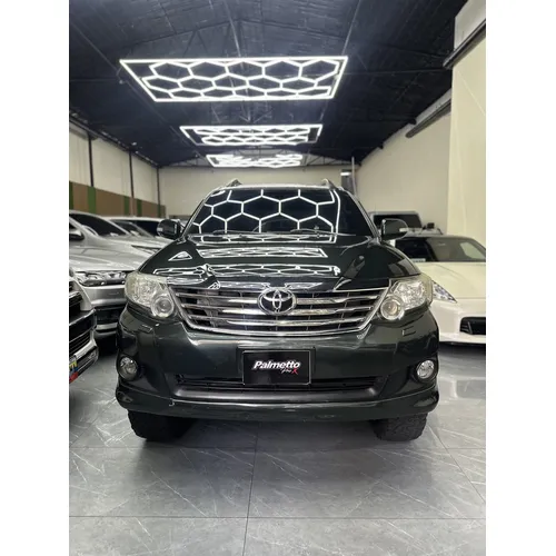 Toyota Fortuner SR 2013 Verde Caracas
