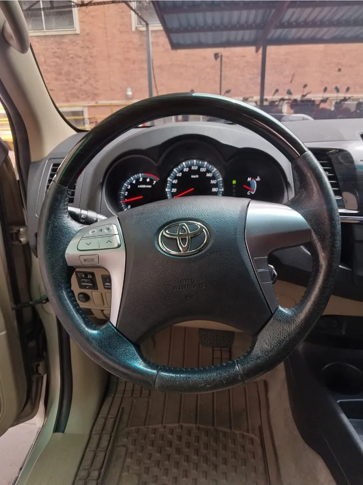 Toyota Fortuner SR 2016 Dorado Caracas