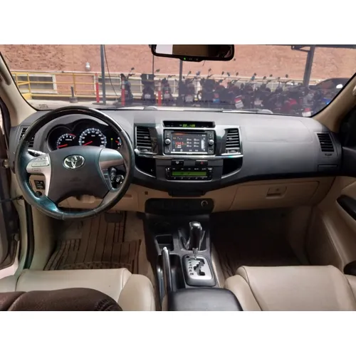 Toyota Fortuner SR 2016 Dorado Caracas