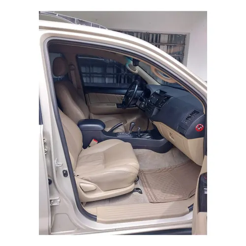 Toyota Fortuner SR 2016 Dorado Caracas
