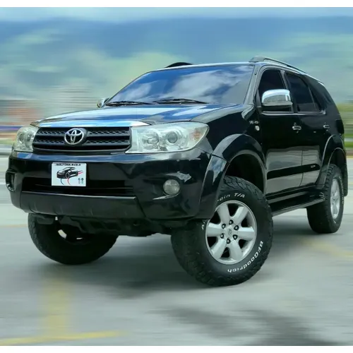 Toyota Fortuner SR 2010 Negro Caracas
