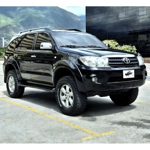 Toyota Fortuner SR 2010 Negro Caracas