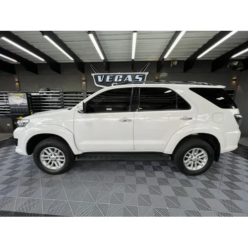 Toyota Fortuner SR 2014 Blanco Barquisimeto