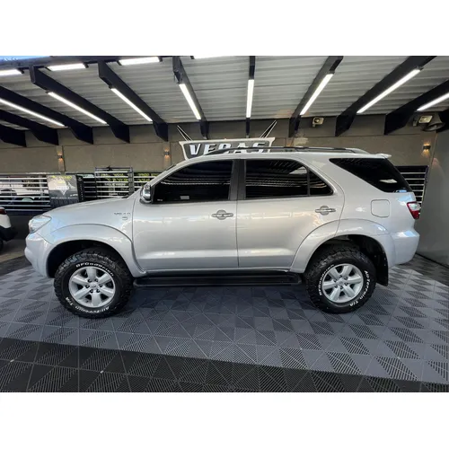 Toyota Fortuner SR 2012 Plateado Barquisimeto