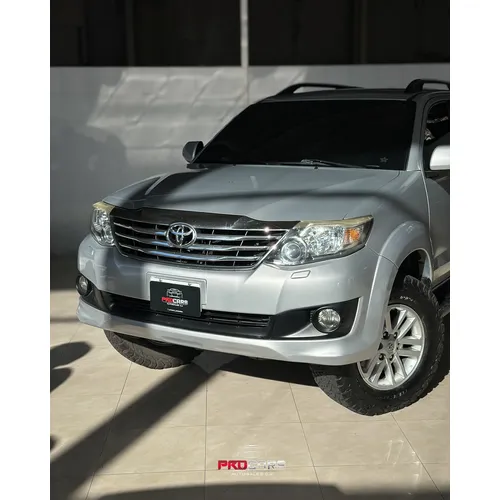 Toyota Fortuner SR 2015 Plateado Caracas
